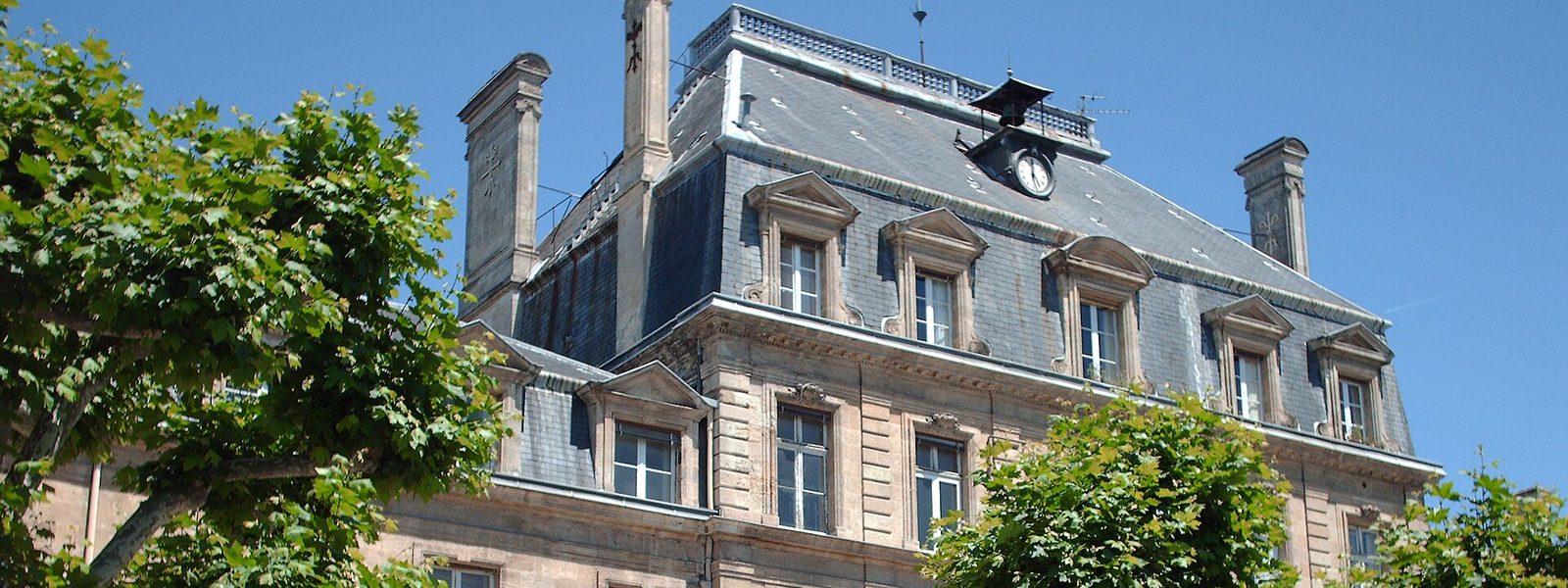 La cour principale du lycée Michel-Montaigne à Bordeaux